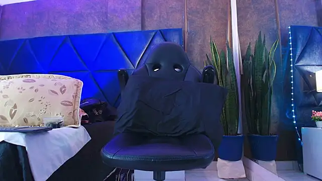 Snapshot of HairyDiamond_ chatting on November 2025 01:11:01 PM HairyDiamond online show from November 2025 01:11:01 PM