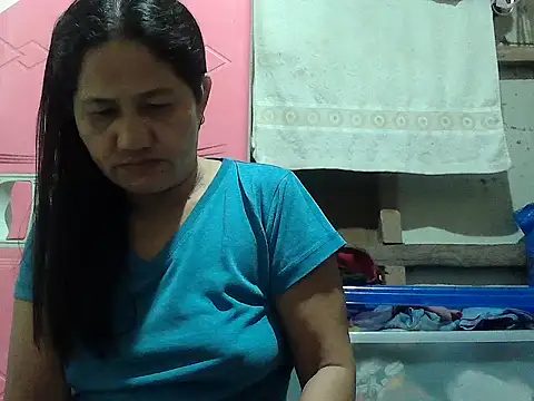 Snapshot of hotmama_063 chatting on October 2025 08:17:02 PM hotmama 063 online show from October 2025 08:17:02 PM