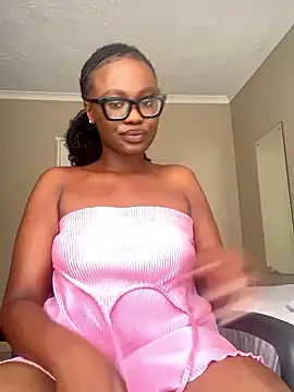 Moonzy77 online show from October 2025 01:45:02 PM