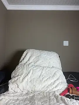 Moonzy77 online show from December 2025 12:11:02 PM