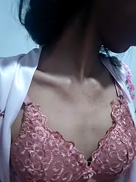 Snapshot of BunnyBloom25 chatting on November 2025 01:21:02 PM BunnyBloom25 online show from November 2025 01:21:02 PM