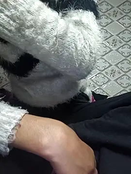 Aidakhan1212 online show from December 2025 03:28:02 PM