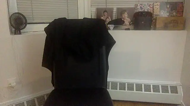 Snapshot of edger4lif3 chatting on October 2025 09:00:02 AM edger4lif3 online show from October 2025 09:00:02 AM