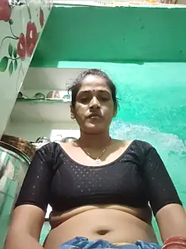 Snapshot of Nillohot chatting on October 2025 06:43:01 AM Nillohot online show from October 2025 06:43:01 AM