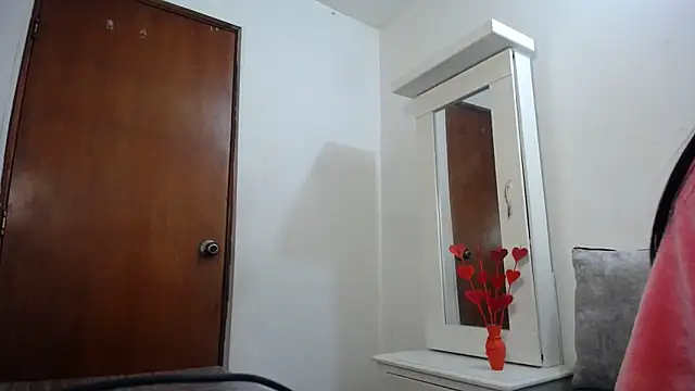 Taylormegan online show from November 2025 02:17:02 PM