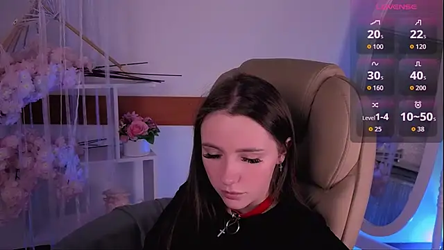 WildHoneyXO online show from October 2025 06:05:01 AM