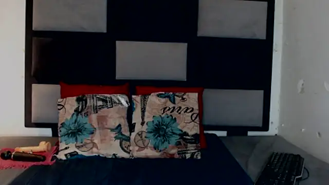 Snapshot of Freaky-boobs chatting on November 2025 08:19:01 PM Freaky-boobs online show from November 2025 08:19:01 PM