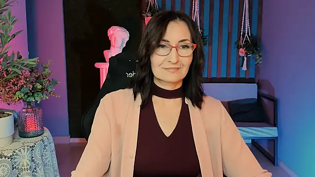 Snapshot of UnaTerra chatting on September 2025 05:51:01 AM UnaTerra online show from September 2025 05:51:01 AM