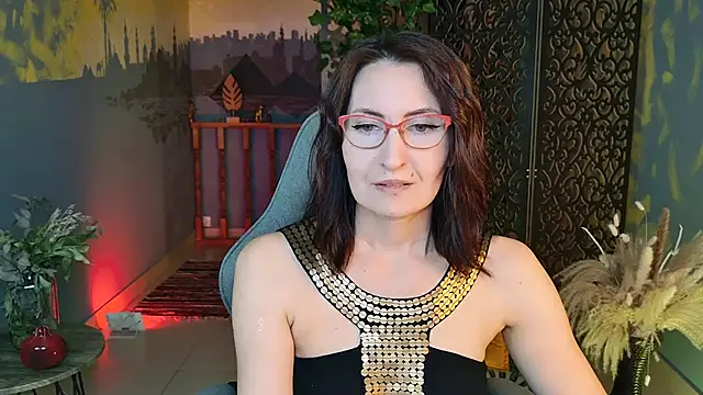 Snapshot of UnaTerra chatting on September 2025 05:52:02 AM UnaTerra online show from September 2025 05:52:02 AM