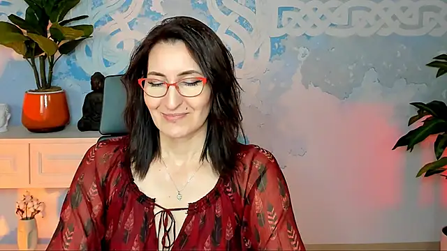 Snapshot of UnaTerra chatting on October 2025 05:32:02 AM UnaTerra online show from October 2025 05:32:02 AM