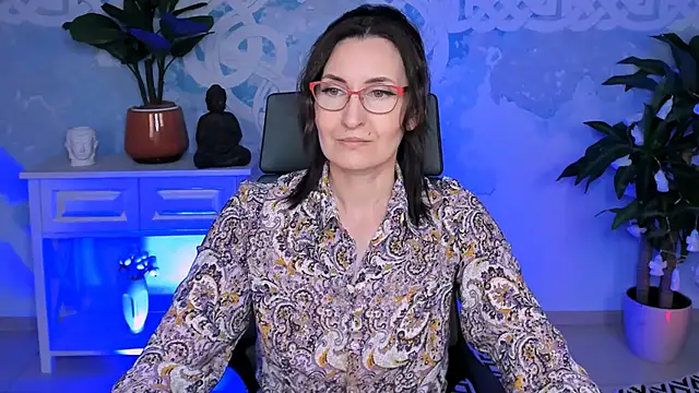 Snapshot of UnaTerra chatting on October 2025 09:10:01 AM UnaTerra online show from October 2025 09:10:01 AM