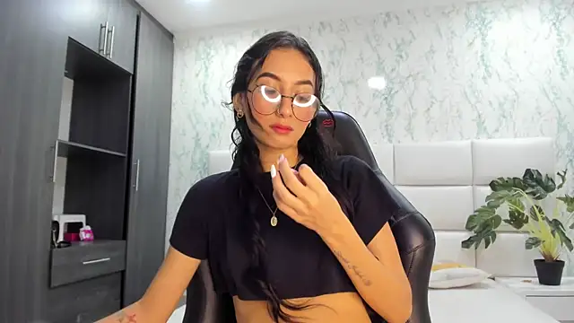 Snapshot of ValerySkinnyy chatting on September 2025 11:50:01 PM ValerySkinnyy online show from September 2025 11:50:01 PM