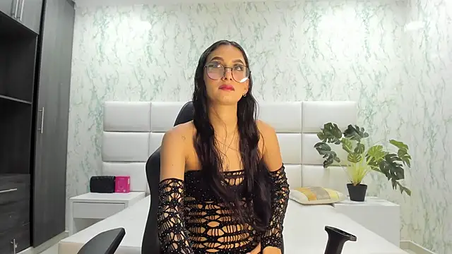 Snapshot of ValerySkinnyy chatting on October 2025 11:26:02 PM ValerySkinnyy online show from October 2025 11:26:02 PM