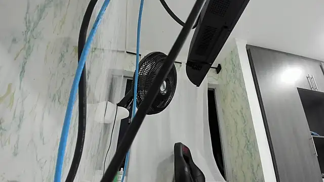 Snapshot of ValerySkinnyy chatting on October 2025 03:01:02 AM ValerySkinnyy online show from October 2025 03:01:02 AM