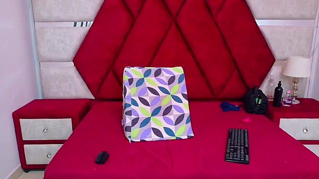 Kity spiderr online show from October 2025 12:19:01 PM