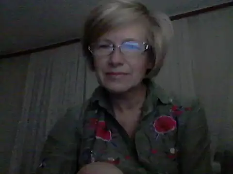 LucyLewisX online show from October 2025 09:15:01 PM