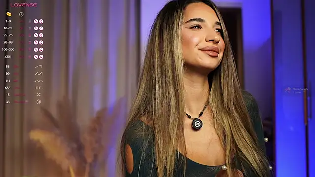 ItalianGirl online show from October 2025 07:00:01 PM