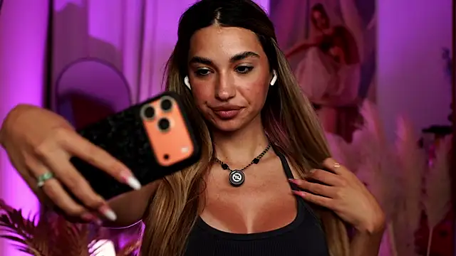 ItalianGirl online show from June 2026 08:09:01 PM