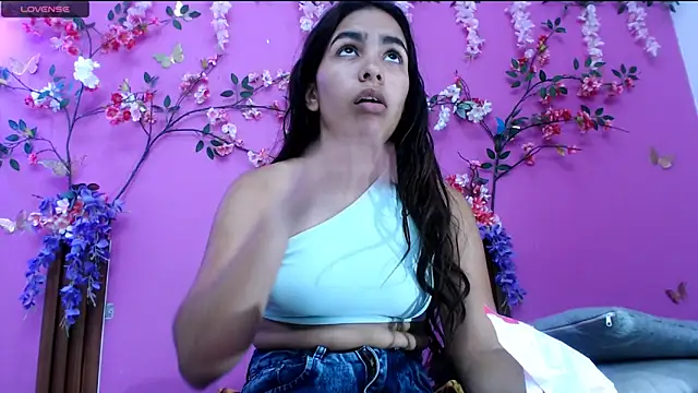 skinnysofia18 online show from June 2026 02:21:01 PM