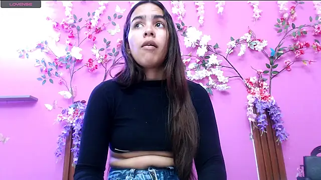 skinnysofia18 online show from June 2026 02:09:01 PM