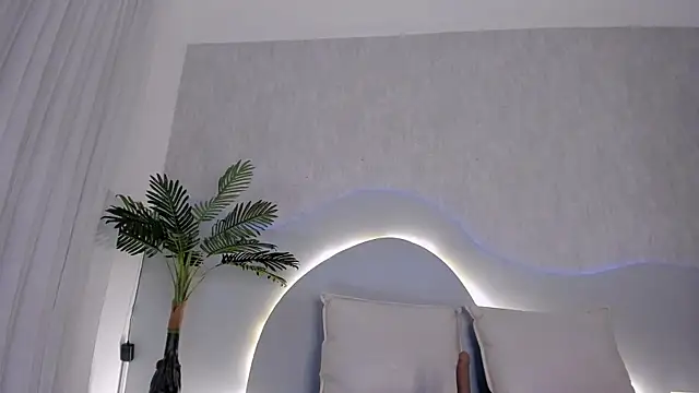 CannelaSmith online show from April 2026 07:41:01 PM