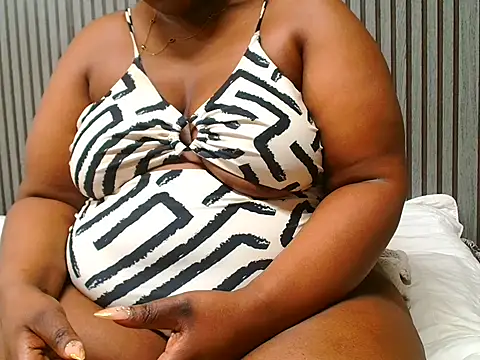 ROYALASS25 online show from November 2025 03:06:02 AM