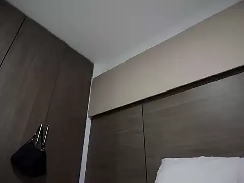 Snapshot of Liiz_01 chatting on October 2025 12:21:02 AM Liiz 01 online show from October 2025 12:21:02 AM