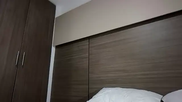 Snapshot of Liiz_01 chatting on November 2025 01:26:02 AM Liiz 01 online show from November 2025 01:26:02 AM