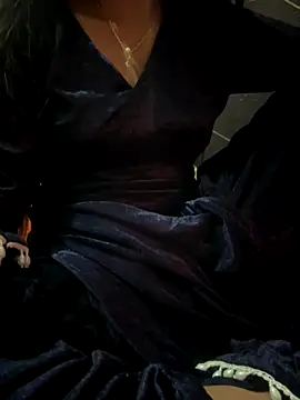 Sexylella143 online show from December 2025 03:44:02 AM