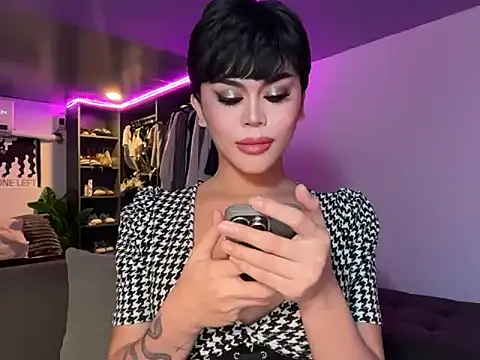erotictsmonica online show from May 2026 02:41:01 AM