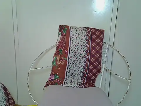 Snapshot of BeautyQueenX22 chatting on September 2025 09:08:02 PM BeautyQueenX22 online show from September 2025 09:08:02 PM