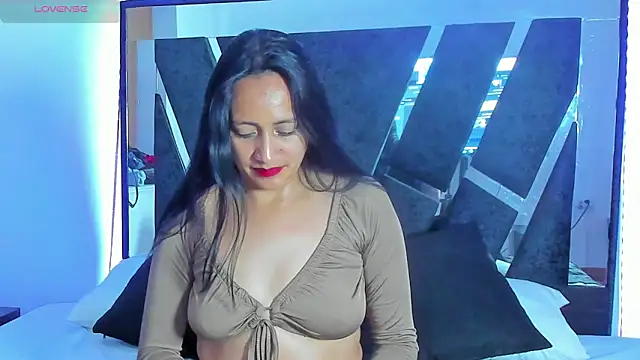 Anthonellacandy online show from November 2025 07:34:02 PM