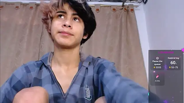DaraKat18 online show from May 2026 10:07:01 PM