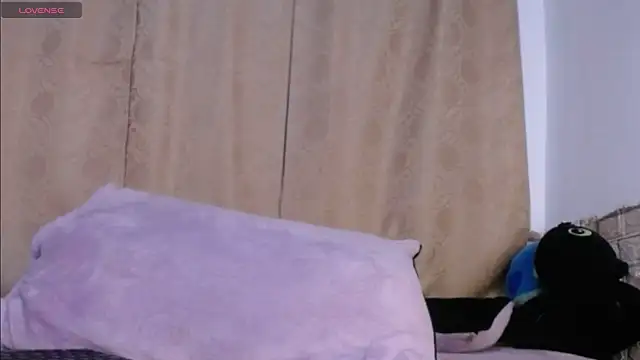 DaraKat18 online show from May 2026 10:15:02 PM
