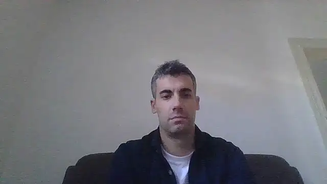 JulioIsHere4you online show from October 2025 12:36:02 PM