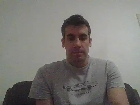 JulioIsHere4you online show from November 2025 11:32:01 AM