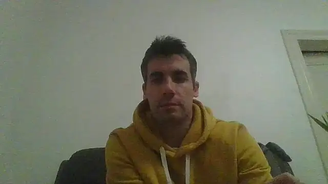 JulioIsHere4you online show from November 2025 06:18:02 PM