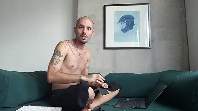 Snapshot of gael_rivas chatting on November 2025 04:49:01 PM gael rivas online show from November 2025 04:49:01 PM