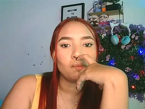 Snapshot of YisethG25 chatting on September 2025 11:51:02 PM YisethG25 online show from September 2025 11:51:02 PM