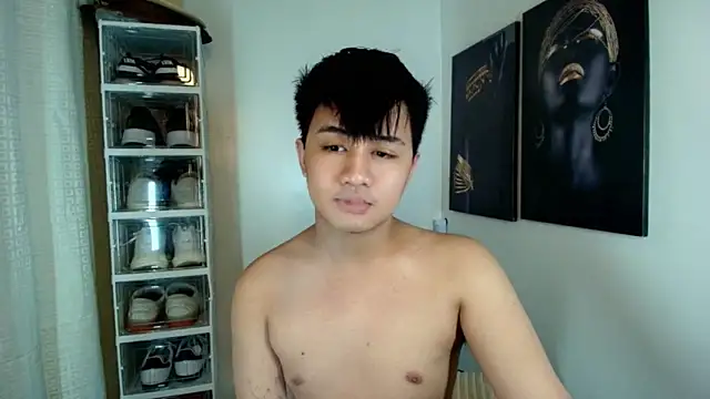 KentAivan online show from October 2025 03:21:02 PM