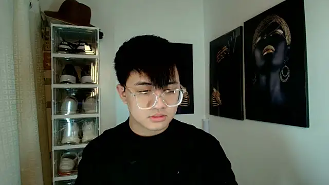 KentAivan online show from October 2025 09:26:02 PM