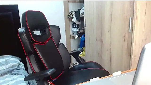 Noah-Garcia online show from September 2025 05:15:02 PM