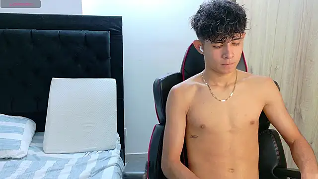 Noah-Garcia online show from October 2025 08:29:01 PM