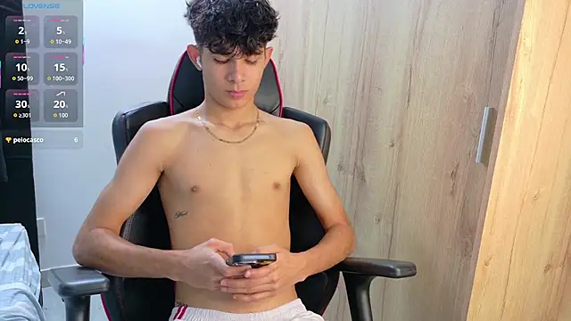 Noah-Garcia online show from October 2025 09:33:01 PM