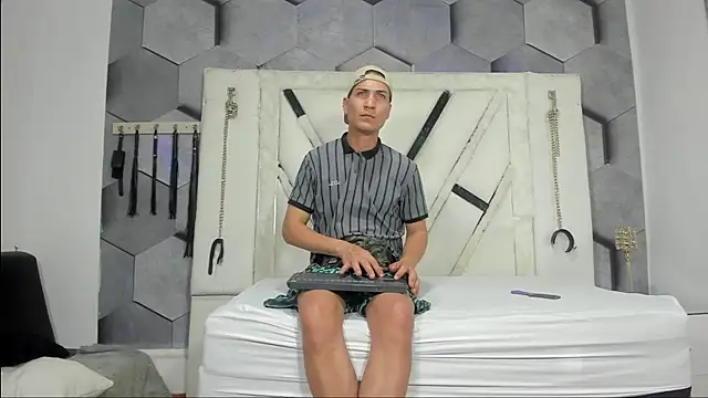 StevenHumps online show from September 2025 03:06:02 AM