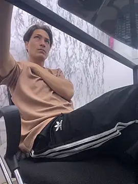 StevenHumps online show from November 2025 05:18:02 AM