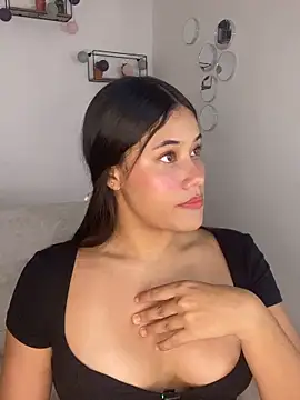 Snapshot of AlisxxnFx chatting on March 2026 04:04:02 AM AlisxxnFx online show from March 2026 04:04:02 AM