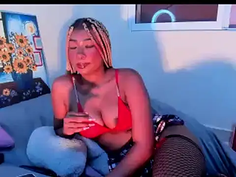 Snapshot of SophiaBloss chatting on May 2026 08:53:02 AM SophiaBloss online show from May 2026 08:53:02 AM