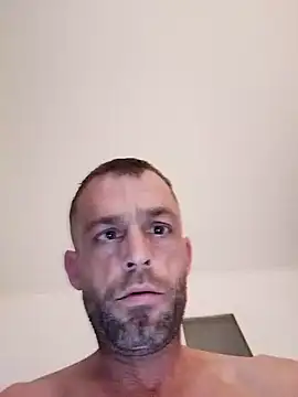 Stevieiii online show from February 2026 07:06:02 PM