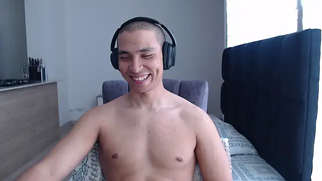 Snapshot of Auron_Demon01 chatting on December 2025 05:17:01 PM Auron Demon01 online show from December 2025 05:17:01 PM